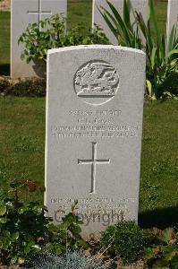 Tincourt New British Cemetery - Cox, C G