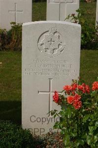 Tincourt New British Cemetery - Crowhurst, C J