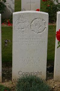 Tincourt New British Cemetery - Cullum, W
