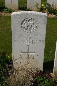 Tincourt New British Cemetery - Davidson, Alfred James