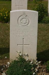 Tincourt New British Cemetery - Dodds, J G