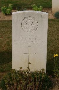 Tincourt New British Cemetery - Dollive, J E