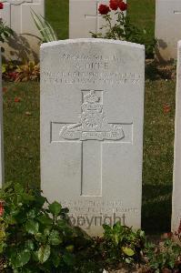Tincourt New British Cemetery - Duke, Albert