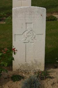 Tincourt New British Cemetery - Duxbury, T M