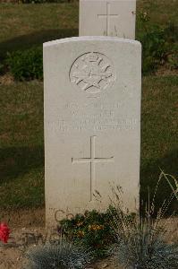 Tincourt New British Cemetery - Dyer, W G