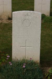 Tincourt New British Cemetery - Evans, R W