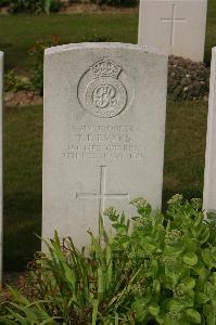 Tincourt New British Cemetery - Evans, T L