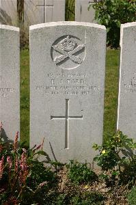Tincourt New British Cemetery - Ford, E J