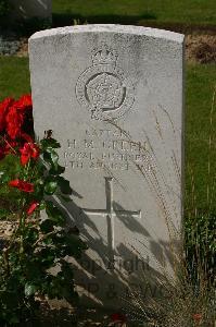 Tincourt New British Cemetery - Green, H M