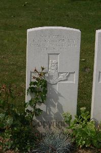 Tincourt New British Cemetery - Greenwood, R