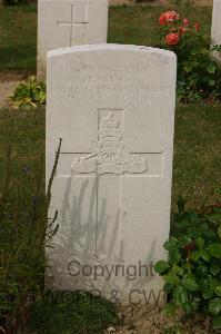Tincourt New British Cemetery - Hammett, P