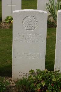 Tincourt New British Cemetery - Hampson, James Thomas