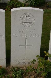 Tincourt New British Cemetery - Hayes, H F