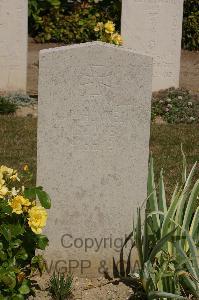 Tincourt New British Cemetery - Henneck, Karl