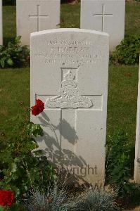 Tincourt New British Cemetery - Hobday, F