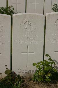 Tincourt New British Cemetery - Hodge, S R