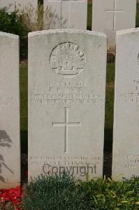 Tincourt New British Cemetery - Hoff, Percy Byrne