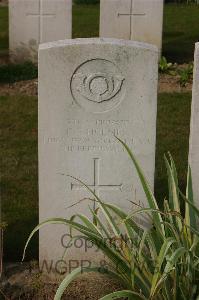 Tincourt New British Cemetery - Holmes, C F