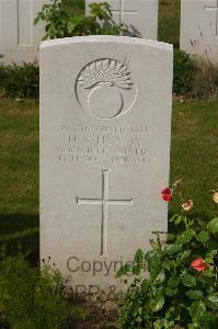 Tincourt New British Cemetery - Hyams, H B