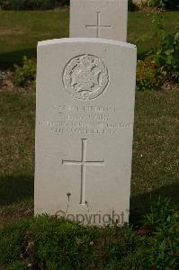 Tincourt New British Cemetery - Jacobs, F E