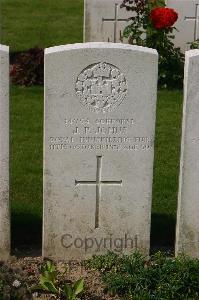 Tincourt New British Cemetery - Johns, J P