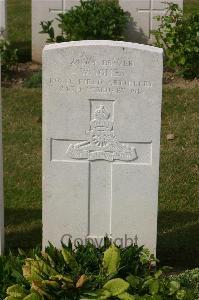 Tincourt New British Cemetery - Jones, W