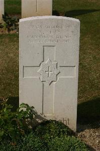 Tincourt New British Cemetery - Kemp, E