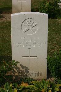 Tincourt New British Cemetery - King, T