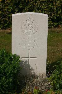 Tincourt New British Cemetery - Knight, R