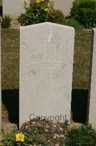 Tincourt New British Cemetery - Koch, Peter