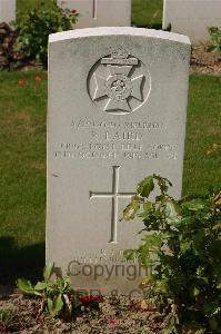 Tincourt New British Cemetery - Laird, R