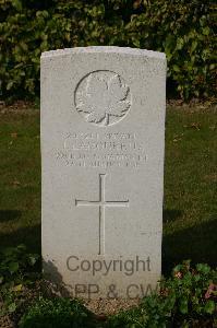 Tincourt New British Cemetery - Lamoureux, J