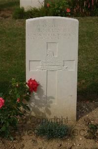 Tincourt New British Cemetery - Leeson, T S