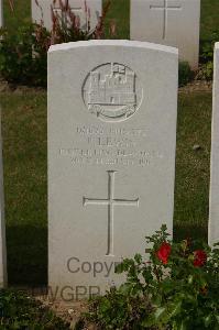 Tincourt New British Cemetery - Lewis, P