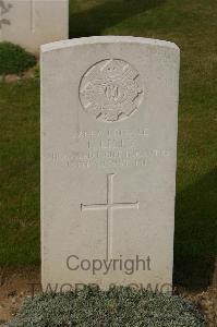 Tincourt New British Cemetery - Lilly, T
