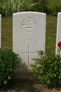 Tincourt New British Cemetery - Luscombe, W