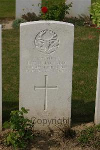 Tincourt New British Cemetery - MacDonald, Roderick