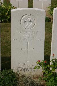 Tincourt New British Cemetery - Mark, George