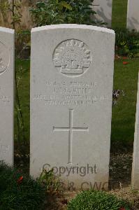 Tincourt New British Cemetery - Martin, James