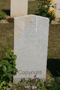 Tincourt New British Cemetery - Maruck, Ernst