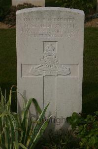Tincourt New British Cemetery - Melton, H E