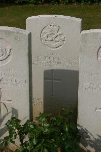 Tincourt New British Cemetery - Meynell, E. James Hugh