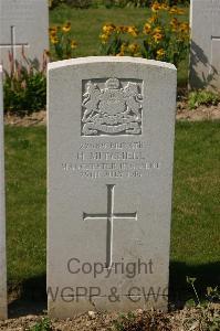 Tincourt New British Cemetery - Mitchell, H