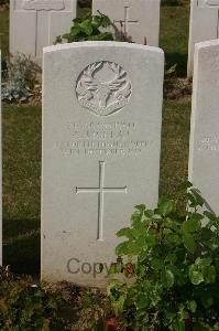 Tincourt New British Cemetery - Moffat, A