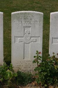 Tincourt New British Cemetery - Moore, L