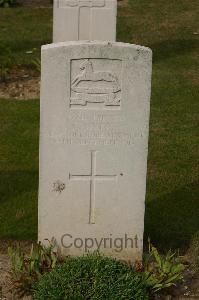 Tincourt New British Cemetery - Myers, F