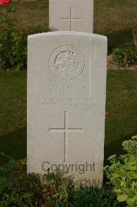 Tincourt New British Cemetery - Neal, E