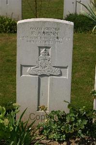 Tincourt New British Cemetery - Nunn, K A