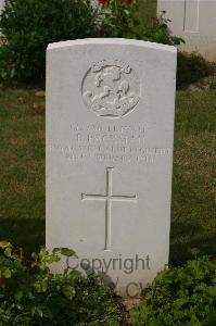 Tincourt New British Cemetery - Packman, B