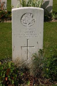 Tincourt New British Cemetery - Parry, L G